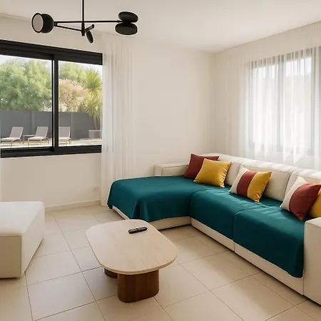 Villa Avec Piscine A La Faviere - 7min De La *