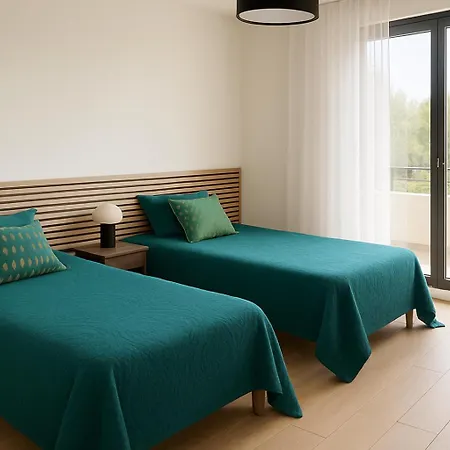 Avec Piscine A La Faviere - 7min De La